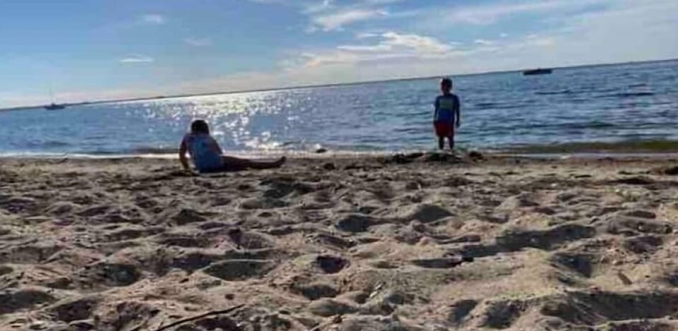 Island View main beach - soft sand, quiet, near pickle-ball court/playground