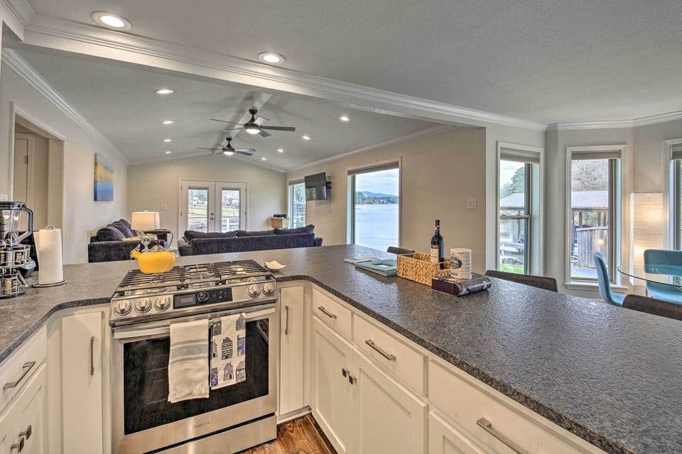 Kitchen | Toaster | Drip Coffee Maker | Blender | Ice Maker | Tea Kettle