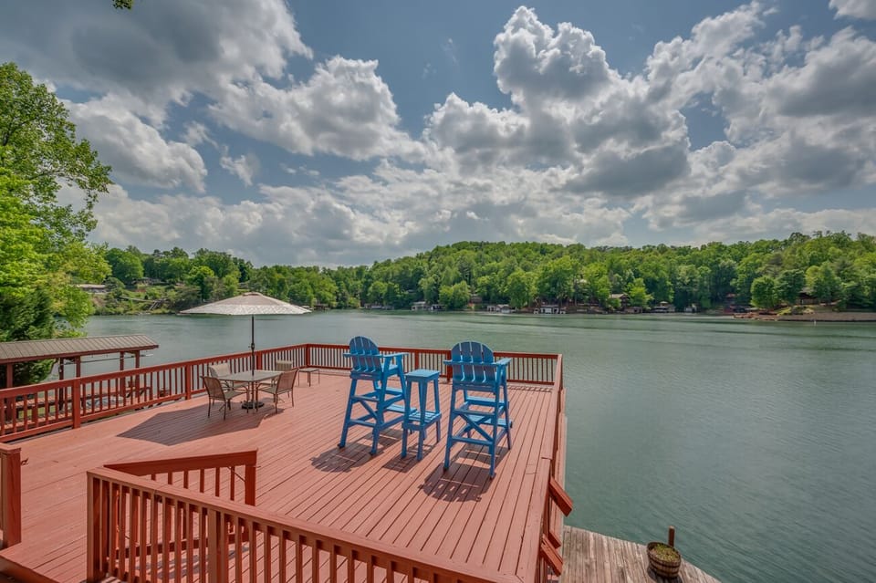 Sun Deck above Boathouse