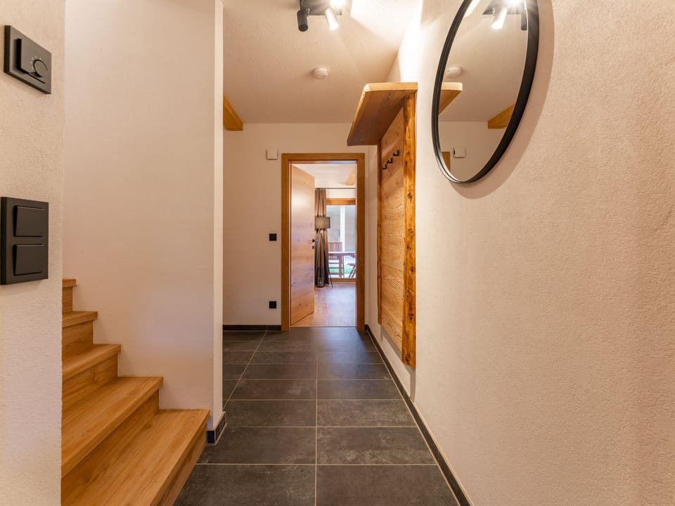 Entrance / Reception