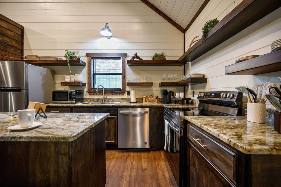 Fully stocked kitchen for all of your cooking needs!