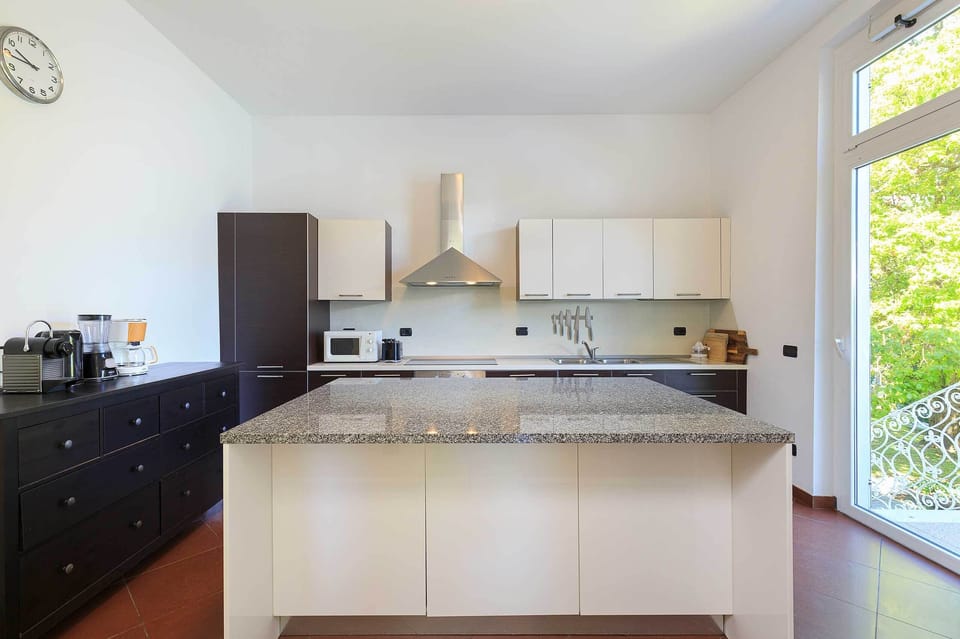 Villa Laurenza - Vassena, Lake Como - NORTHITALY VILLAS Vacation rentals