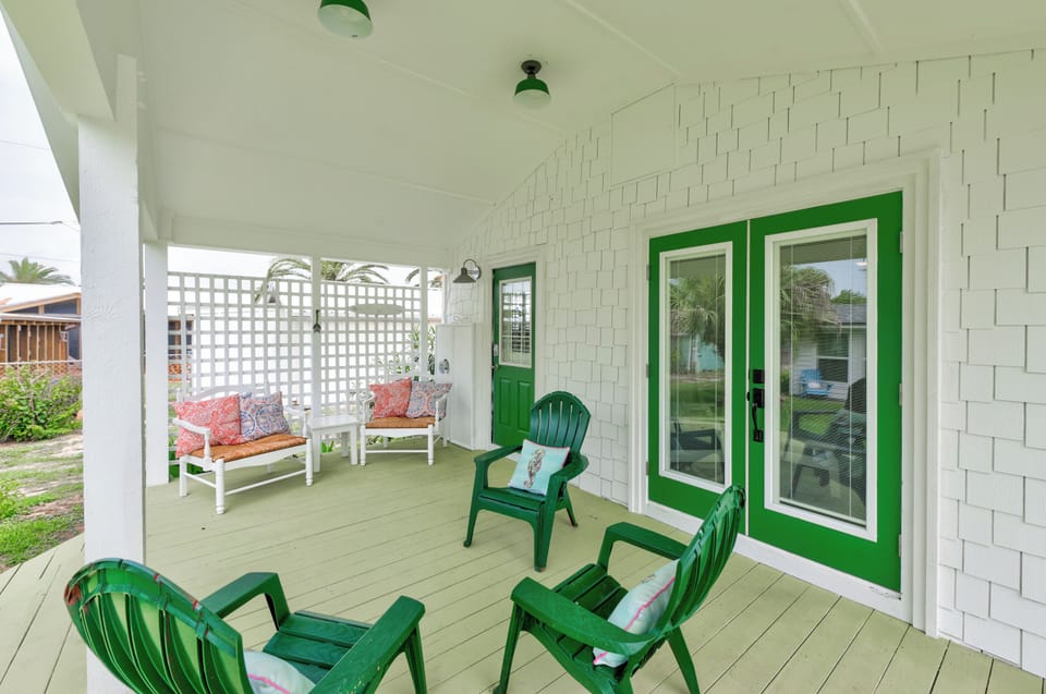 Patio - Charming back patio