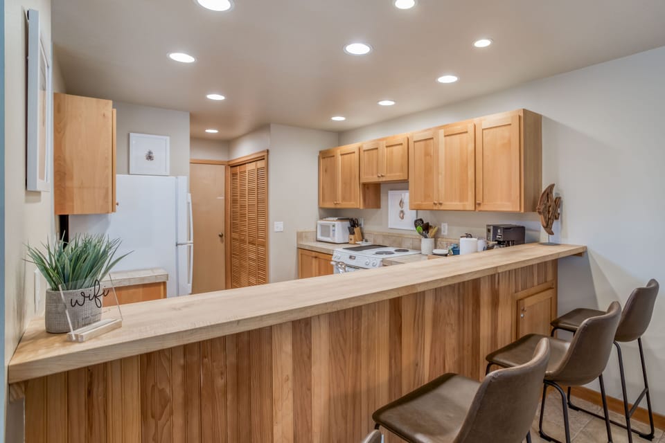 Kitchen with Amenities