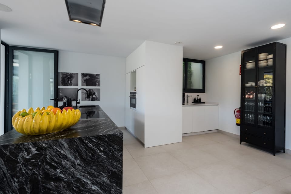 Kitchen well equiped