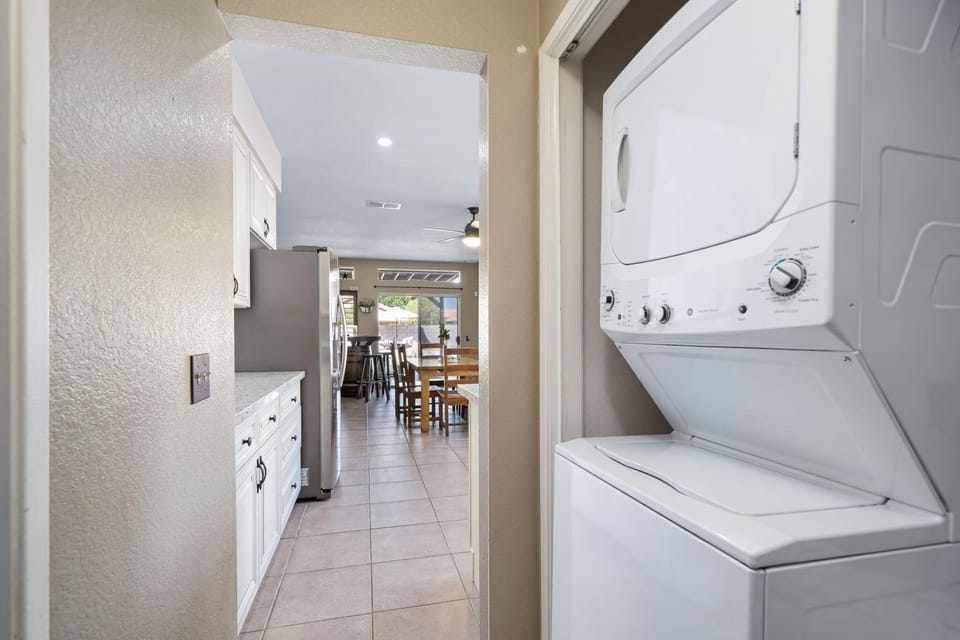 Full kitchen