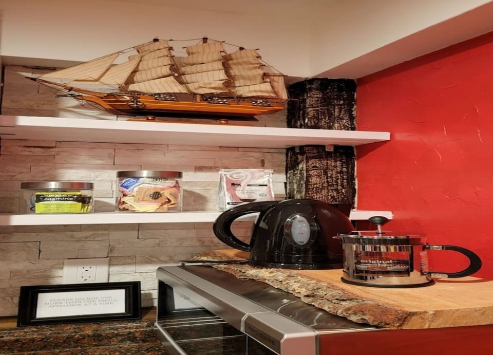 Coffee/Tea Corner