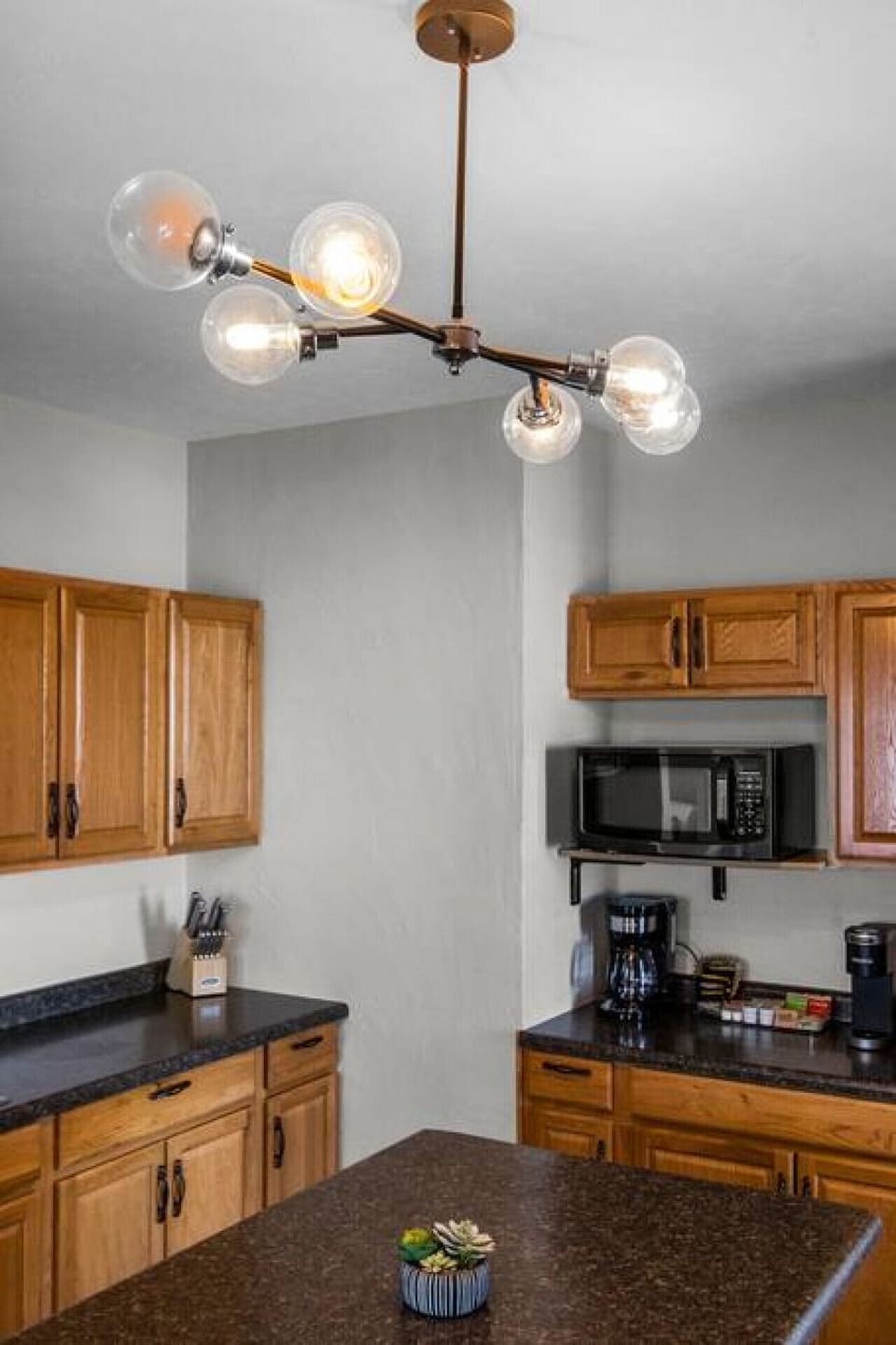 Ample lighting in the kitchen for when you want to prepare a meal!