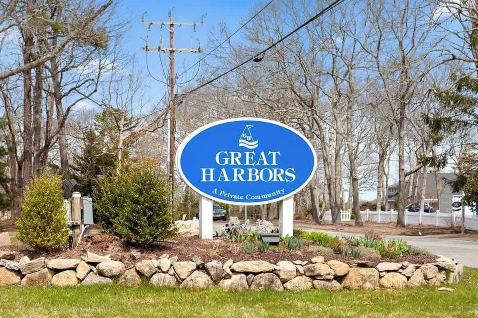 Great Harbor private community with an outdoor pool, club house, tennis courts, water access and much more