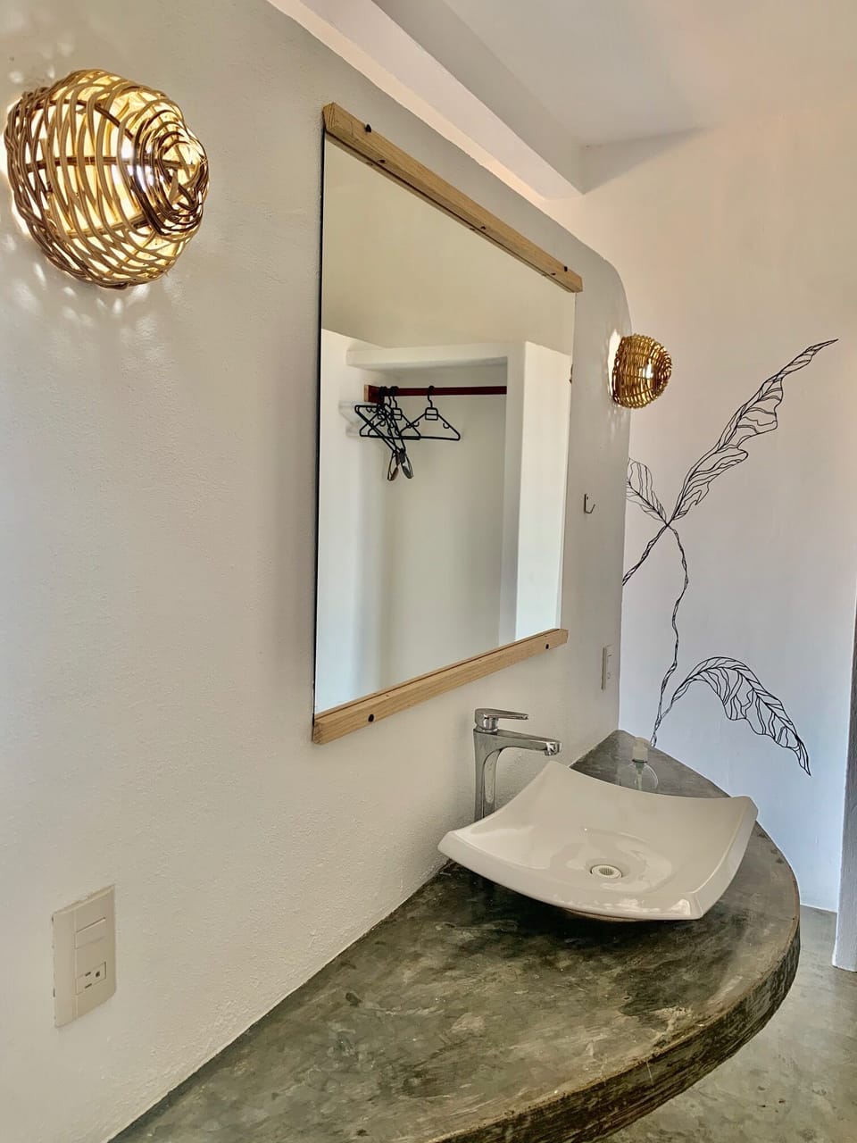 Queen Suites (Sol, Luna, Corazon) large bathroom with separate toilet and shower