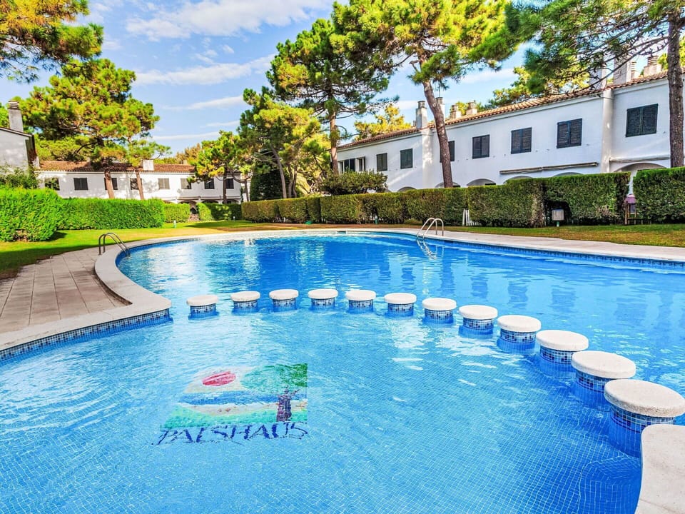 Leisure, Swimming Pool, Resort, Outdoor Furniture, Hotel, Vacation, Hacienda, Villa, Boutique Hotel, Resort Town