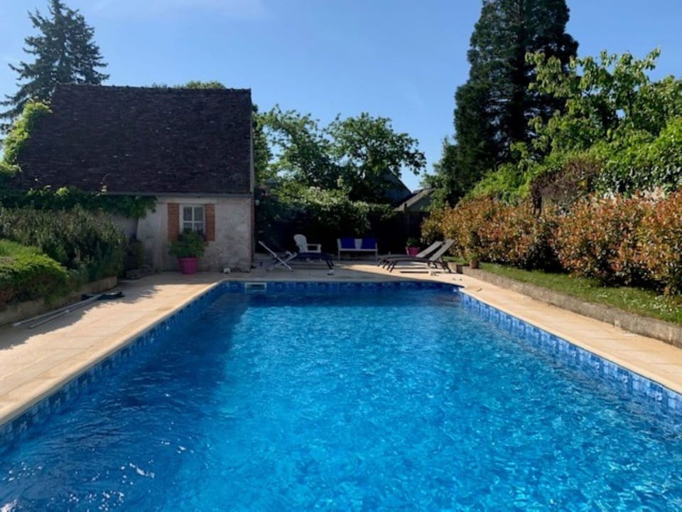 Blue, Swimming Pool, Garden, Estate, Resort, Landscaping, Hacienda, Water Feature, Villa, Backyard