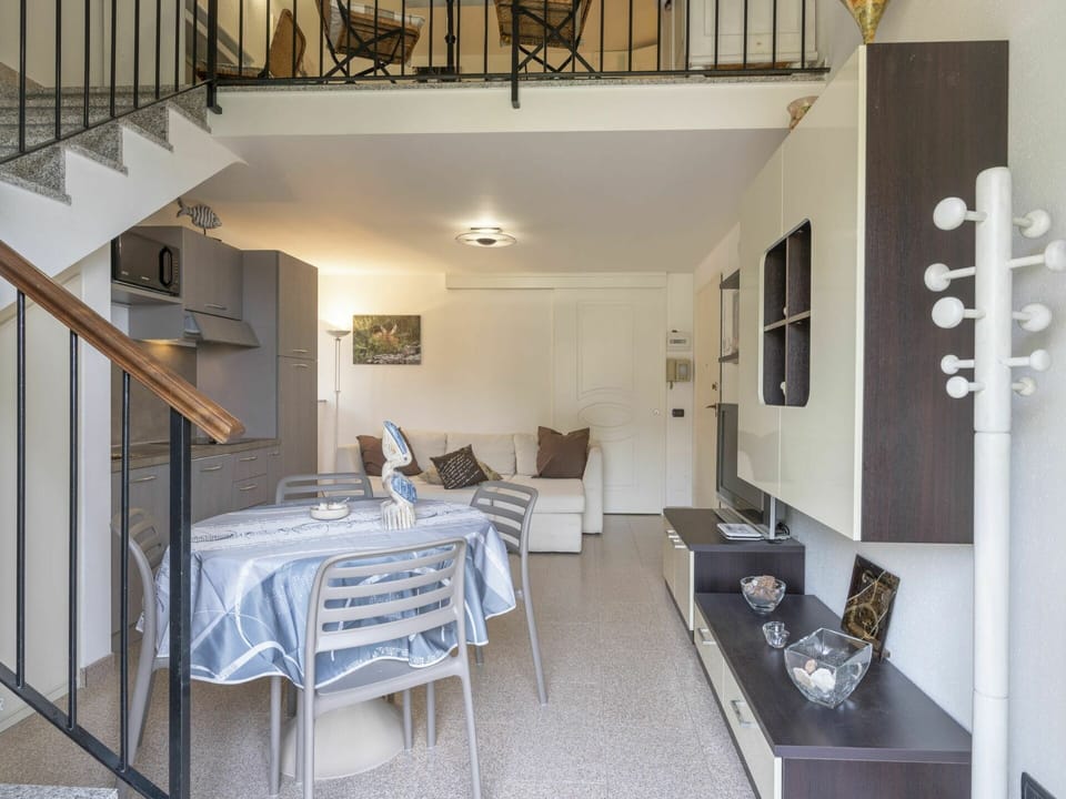 Sky, Mountain, Snow, Cloud, Highland, Slope, Outdoor Recreation, Tree, Freezing, Terrain