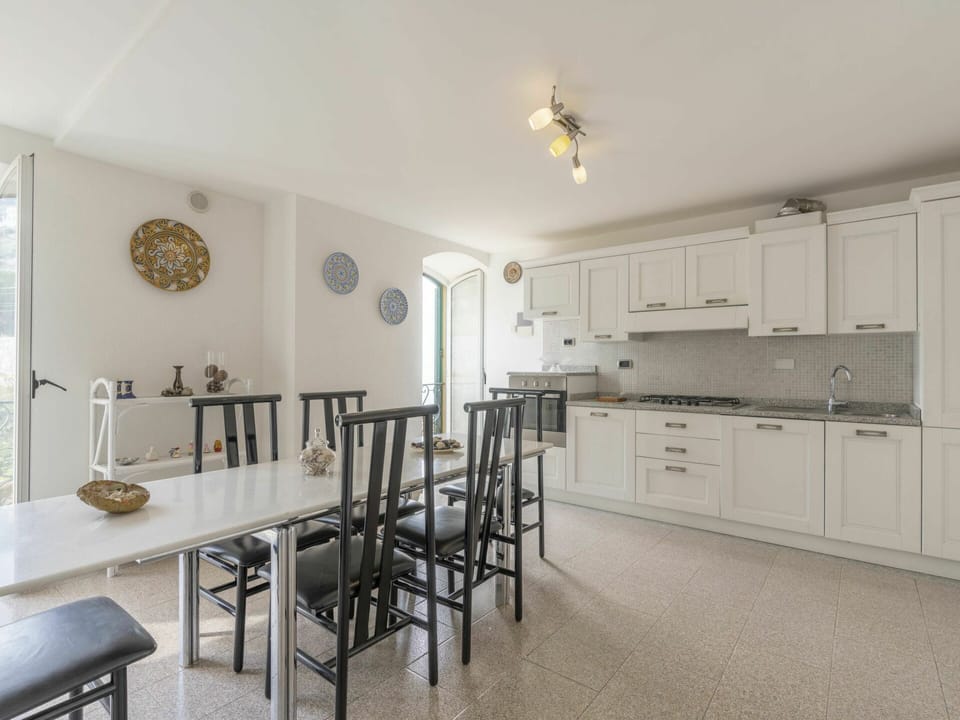 Sky, Mountain, Snow, Cloud, Highland, Slope, Outdoor Recreation, Tree, Freezing, Terrain