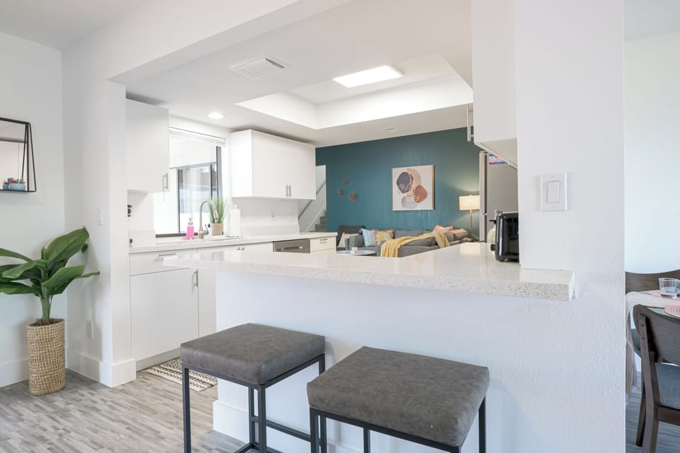 Simple, functional, and beachy-chic.