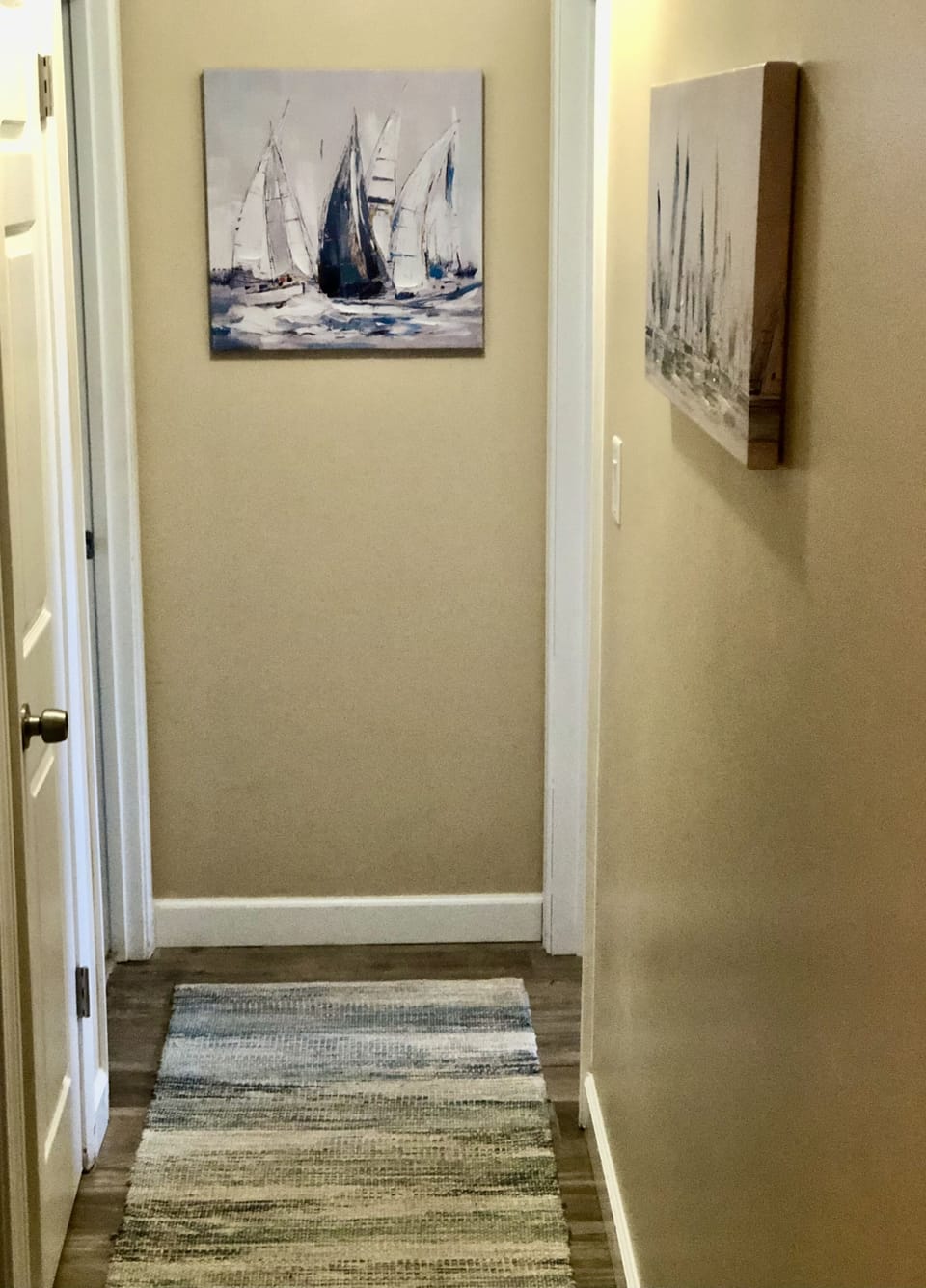 Hallway to bathroom & bedrooms