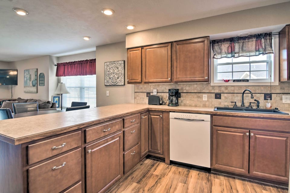 Kitchen | Drip Coffee Maker | Toaster
