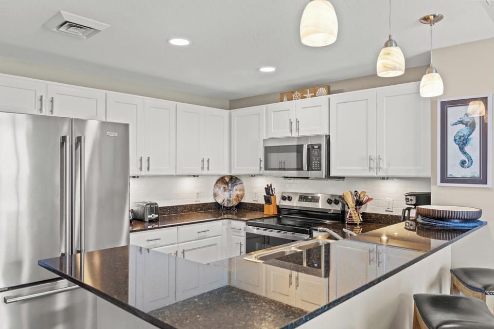 Kitchen with Breakfast Bar