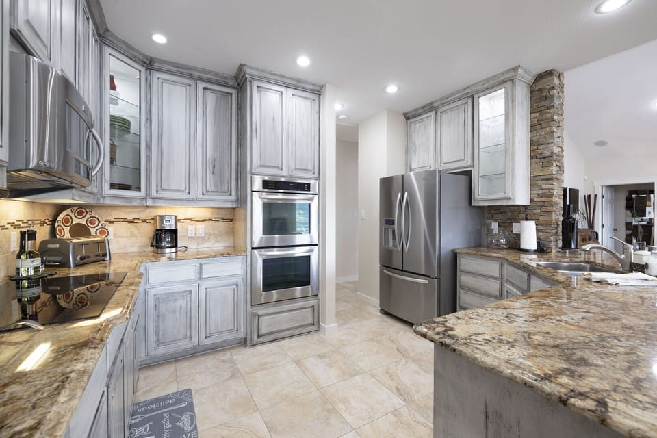 Great kitchen + modern appliances