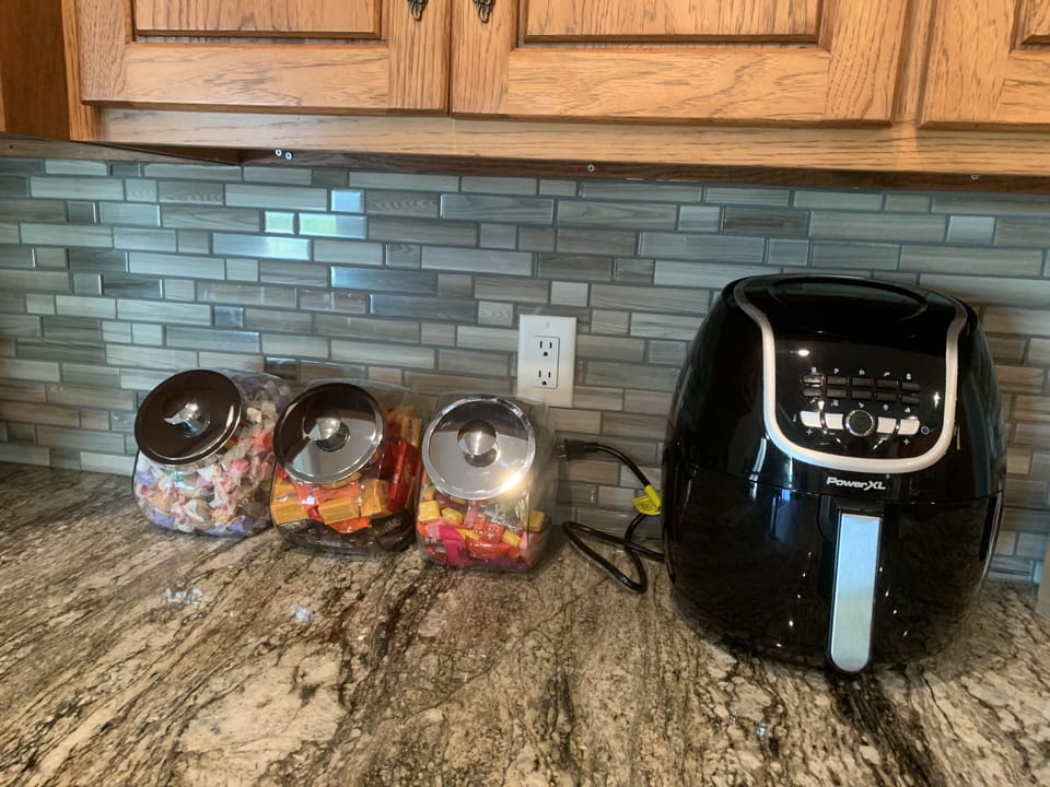 Air fryer, toaster, slow cooker, blender, pots, pans...it's here. 