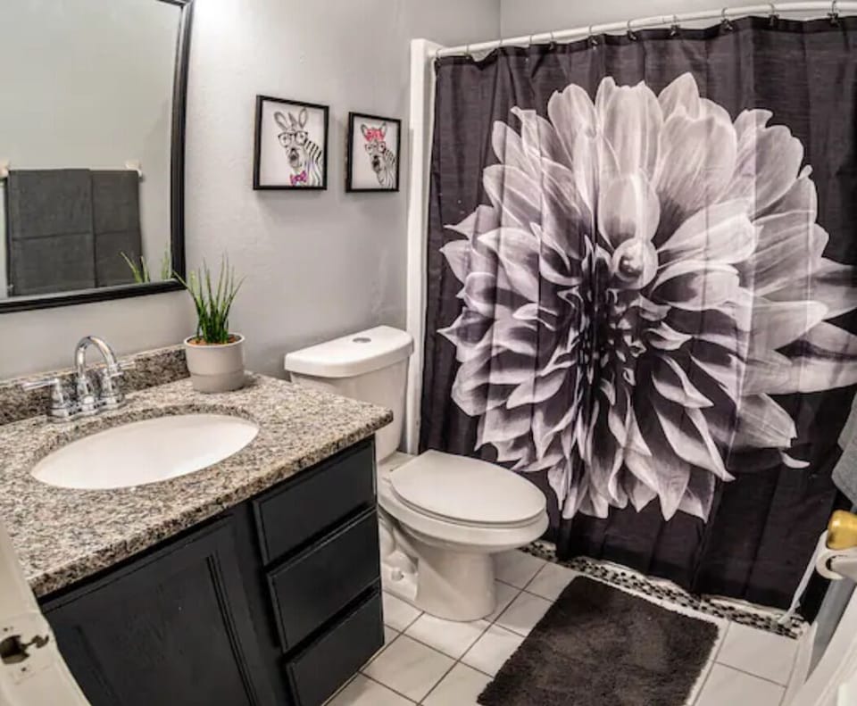 Master bathroom- walk in shower NO TUB