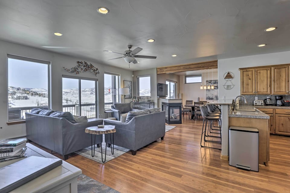 Living Room | 1st Floor | Free WiFi