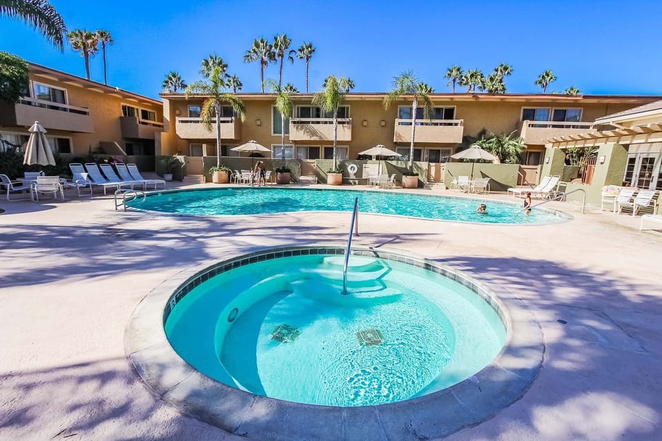 The resort has a big heated pool, multiple Jacuzzis, outdoor fire pits, & grills