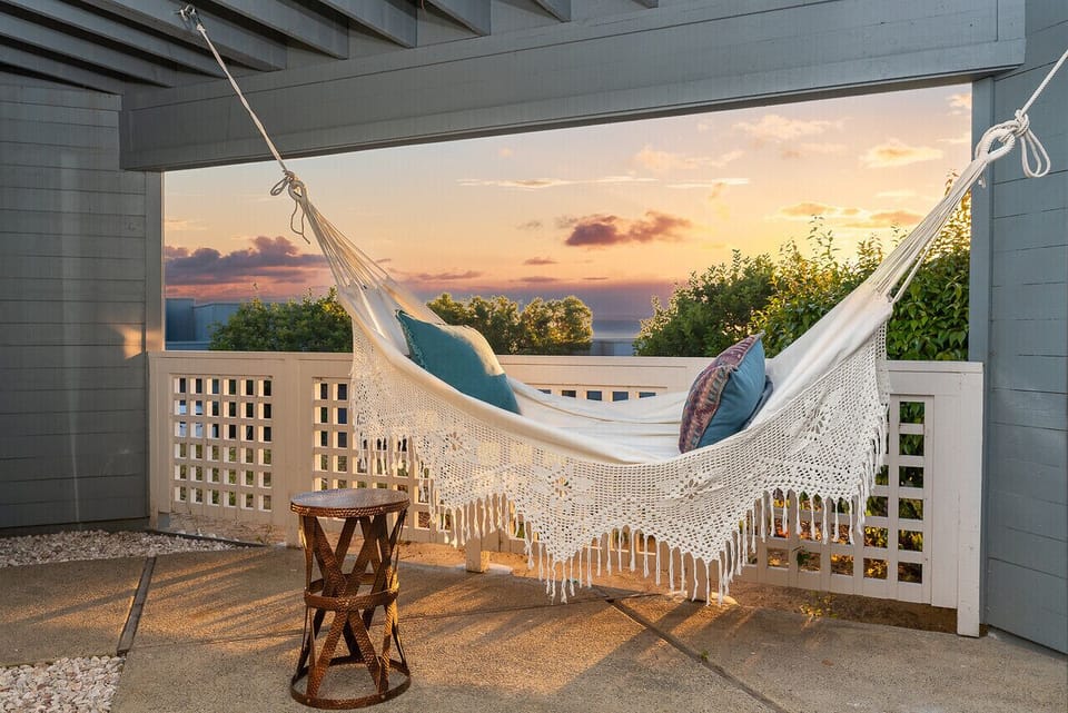 Relaxing hammock that's great for reading and feeling the breeze
