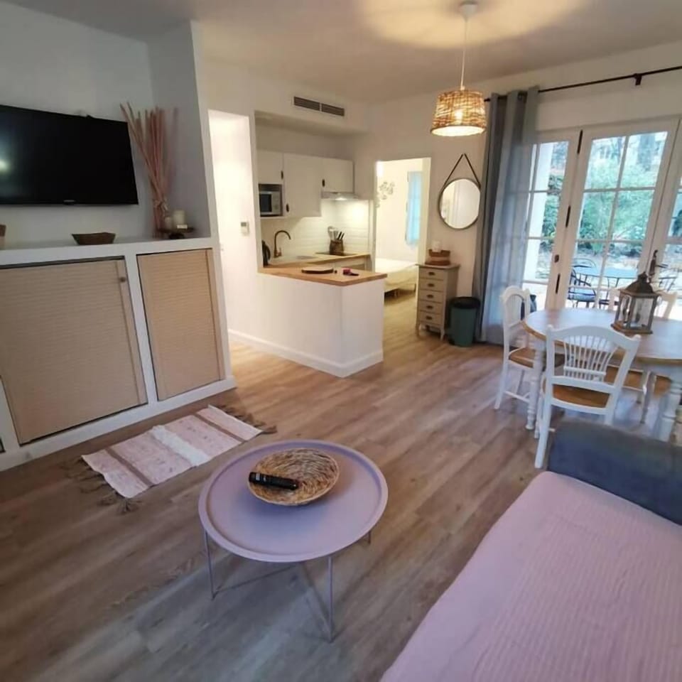 Kitchen area overview