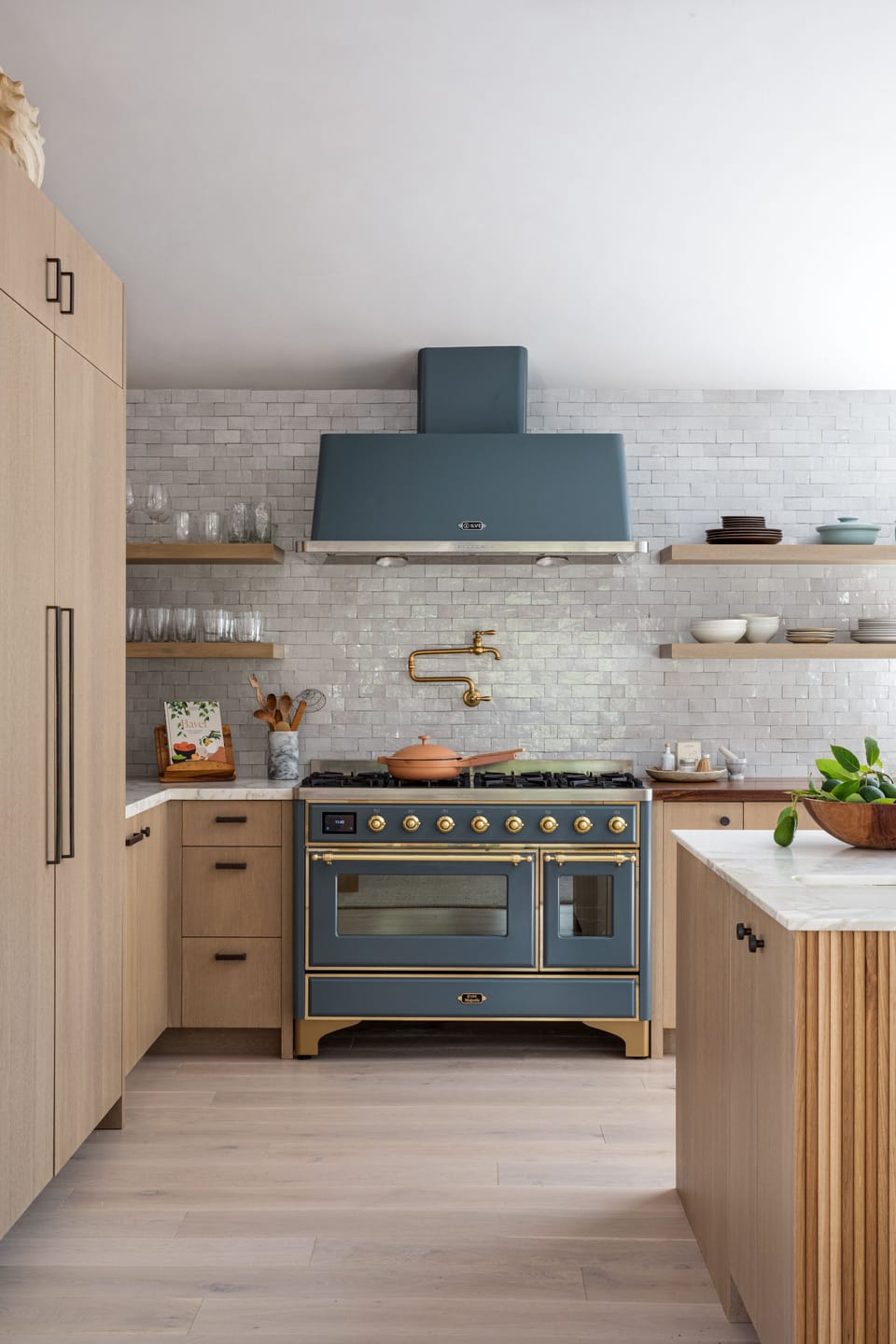 Brand new appliances throughout including this Ilve range 