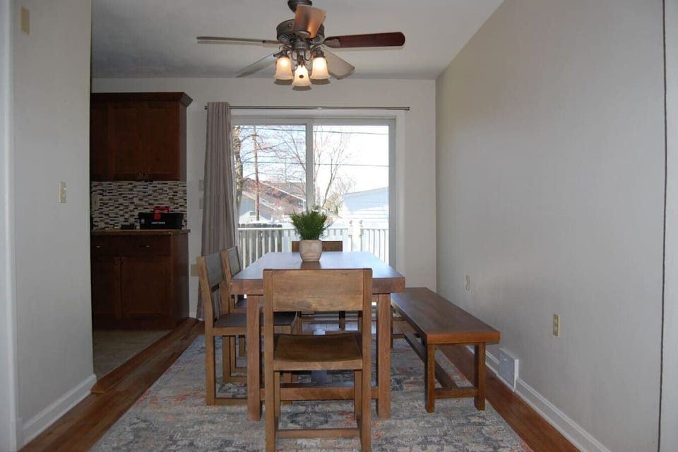 Ready for your family to sit down to a big breakfast or family meal at our dining table with seating for 6.