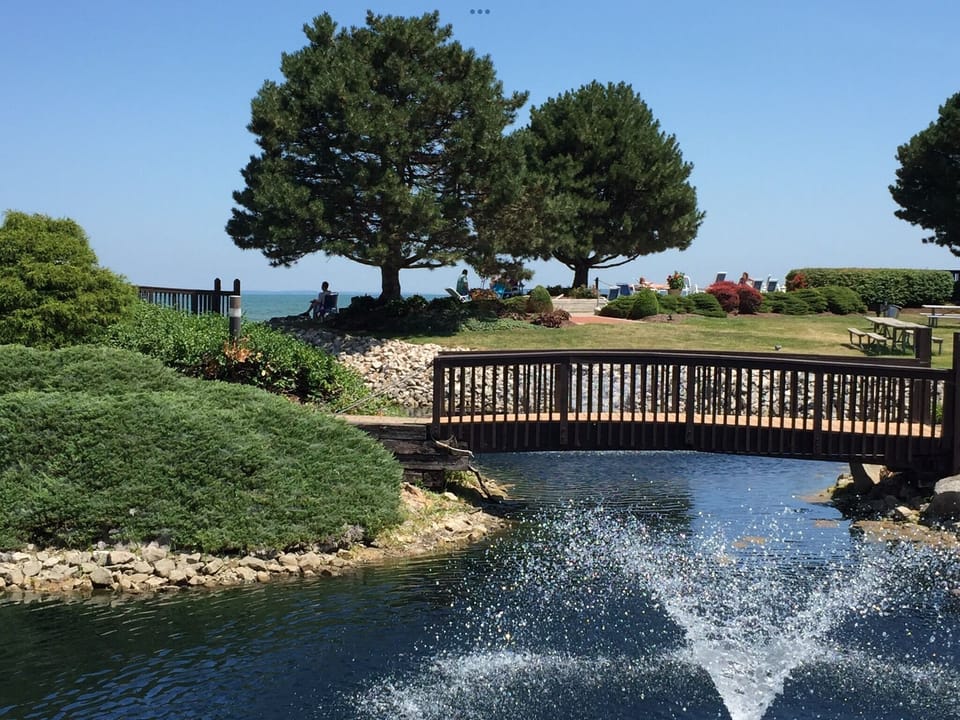 Coastal farmhouse condo right on the water! Apartment in Port Clinton