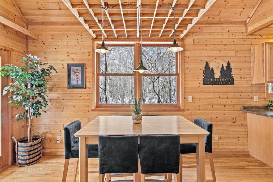 Dining Table with a View! Keep an eye out for deer, squirrels, and lots of birds