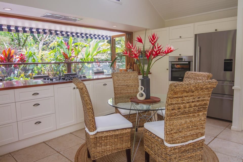 Share food with friends in the indoor dining area.  (4 person)