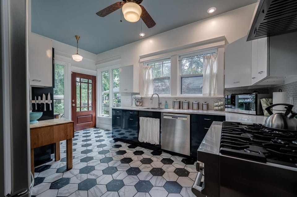 There are plenty of small appliances and kitchen supplies for your stay!