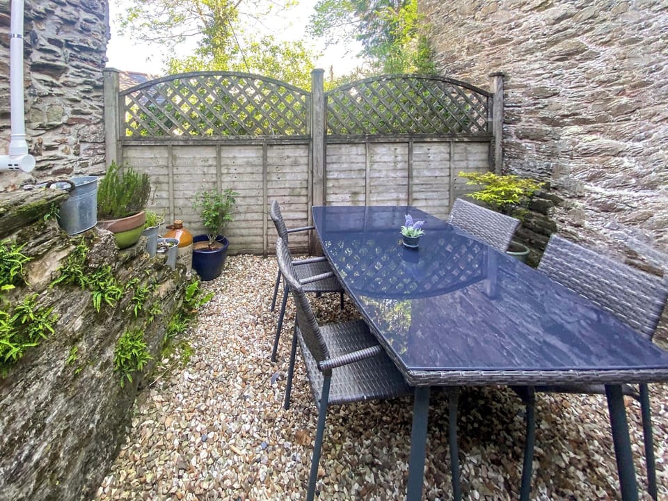 Outdoor | The Stables, Fowey