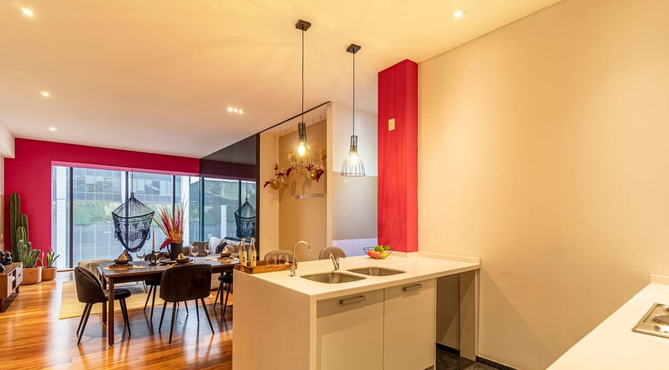 El mobiliario, la decoración y los servicios pueden variar ligeramente.