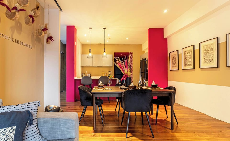 El mobiliario, la decoración y los servicios pueden variar ligeramente.