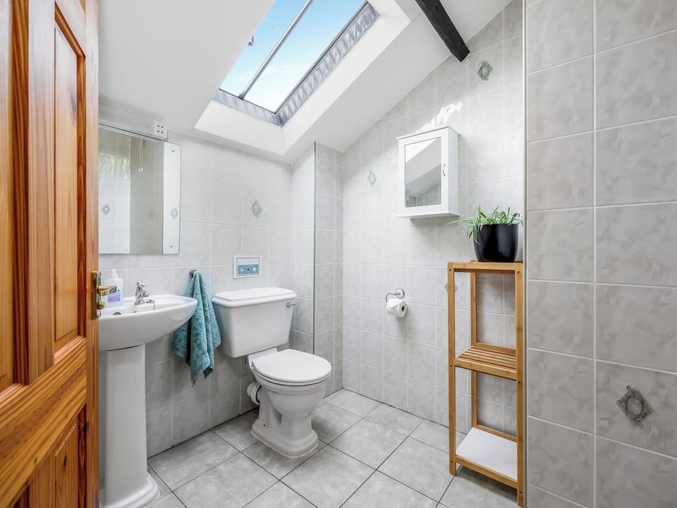 Bathroom | Holly Lodge - Holly Hedge Farm, Holly Hedge Farm