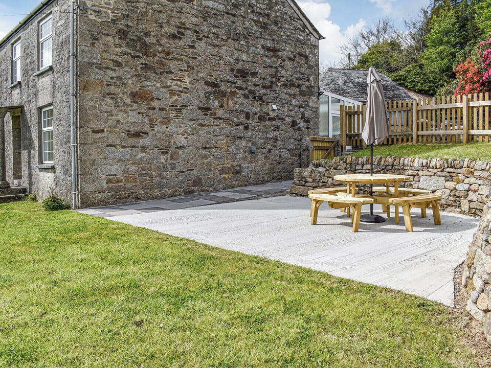 Sitting-out-area | Lower Colvannick, Lower Colvannick Farm