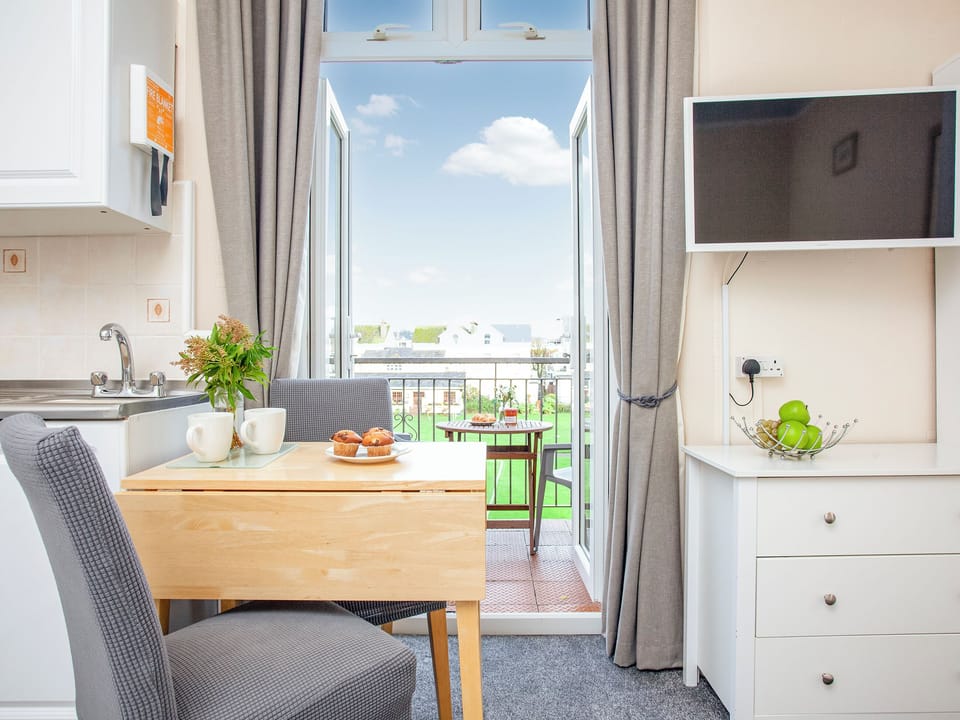 Open plan living space | Apartment 10 Bedford Holiday Flats - Bedford Holiday Flats, Paignton