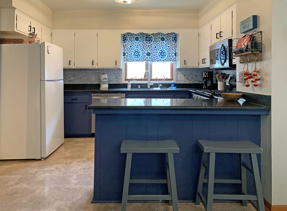 Kitchen on Main Level. Gas stove-top, two, barstools, Reverse water treatment