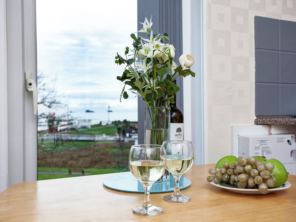 Dining Area | Apartment 9 Bedford Holiday Flats - Bedford Holiday Flats, Paignton