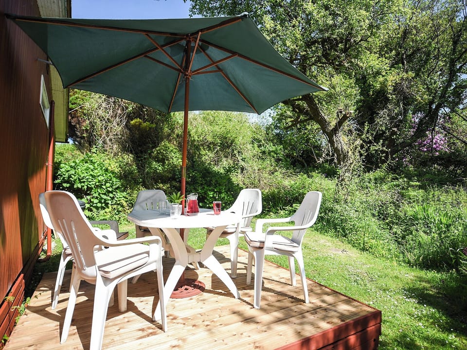 Decking | Chalet 20, Tywn