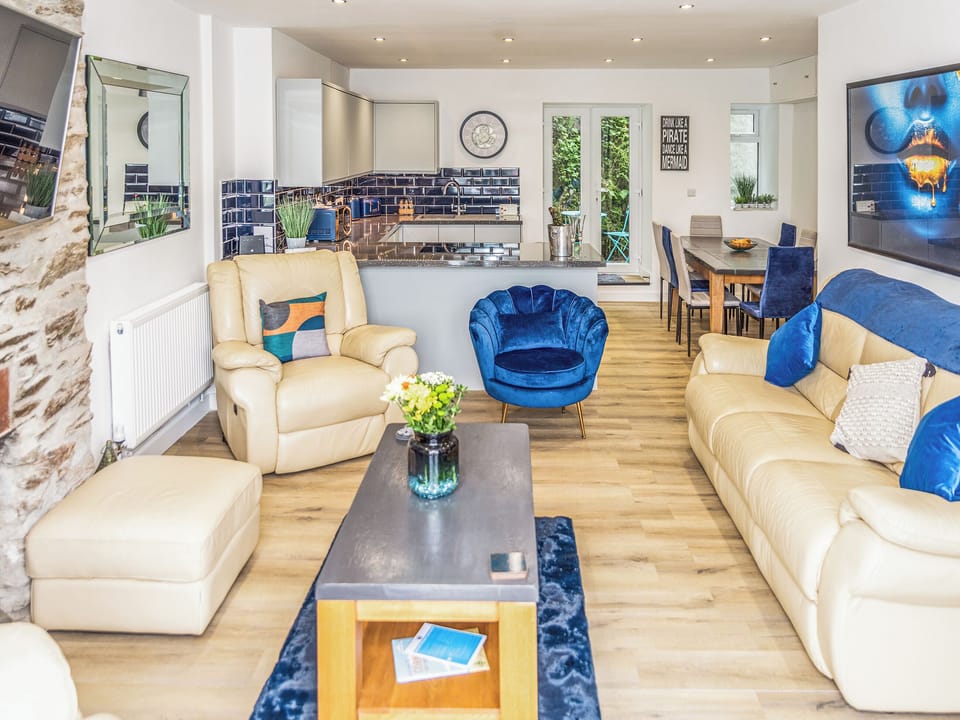 Open plan living space | 3 Mount Pleasant - River View Cottages, Looe