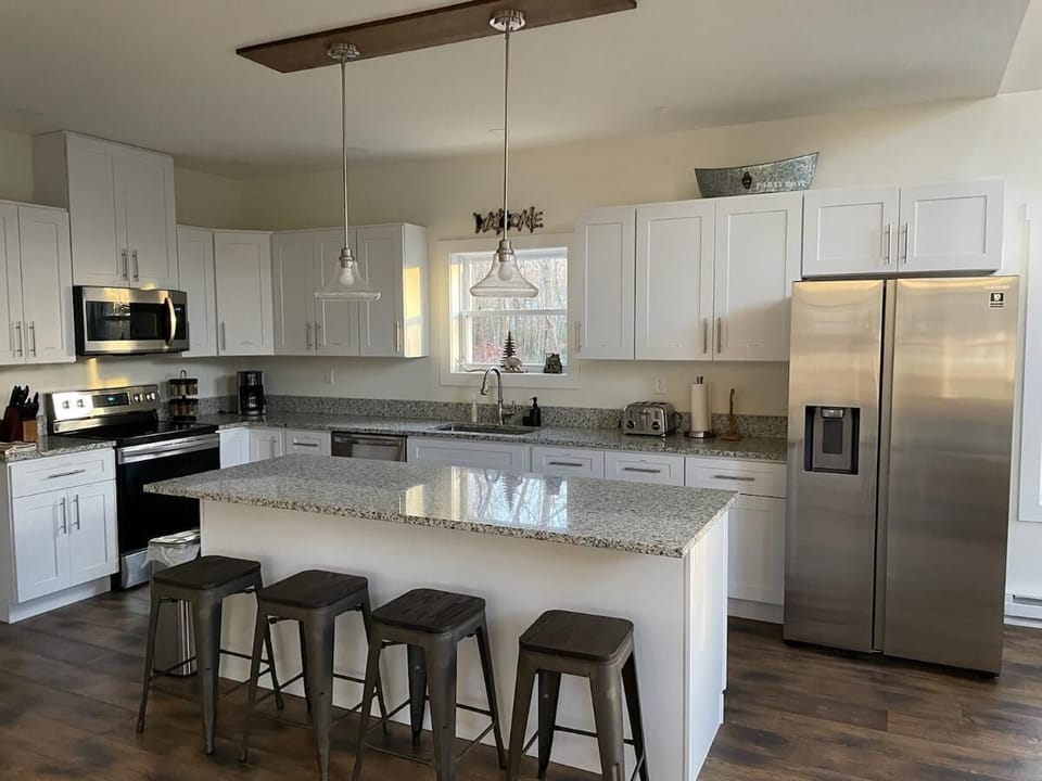 Beautiful kitchen, everything is well labelled 