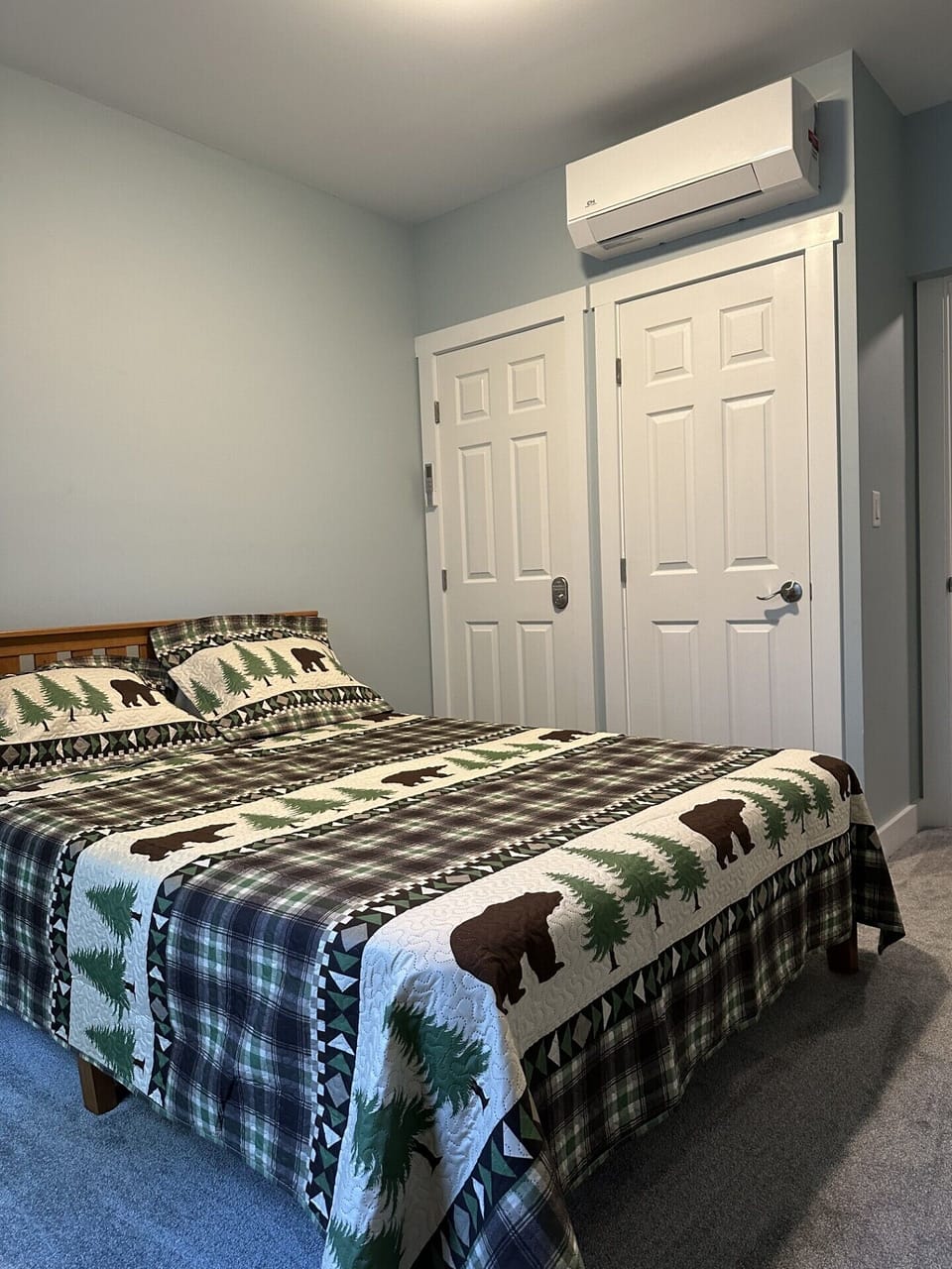 1st floor bedroom with queen bed