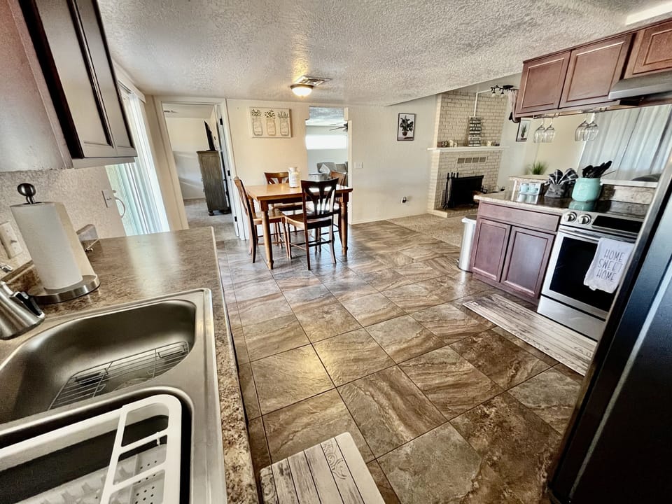 Fully functioning kitchen 