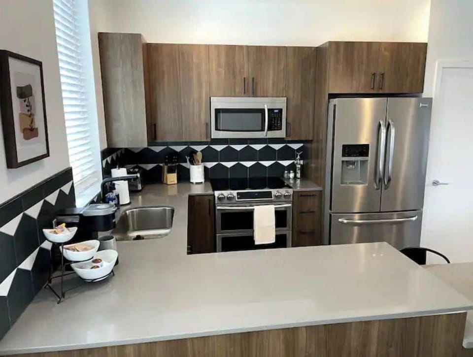 Full size new appliances.