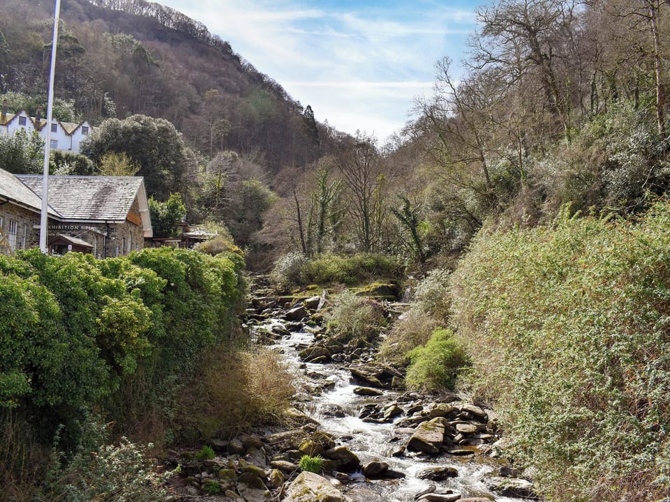 Surrounding area | The Loft, Burlington - Gunns Apartments, Lynton